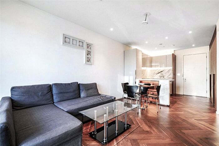 1 Bedroom Flat To Rent In Ambassador Building, New Union Square, London, SW8