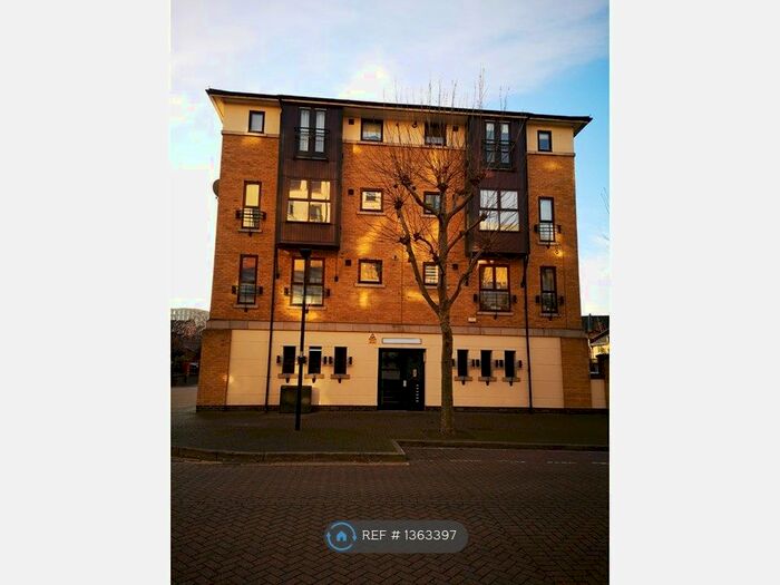 2 Bedroom Flat To Rent In Wesley Avenue, London, E16