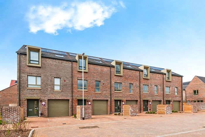 3 Bedroom Terraced House For Sale In Oakfield, Plot, Swindon, SN3