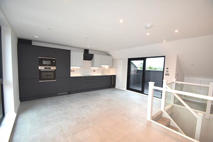 2 Bedroom Maisonette To Rent In Oak End Way, Gerrards Cross, Buckinghamshire, SL9