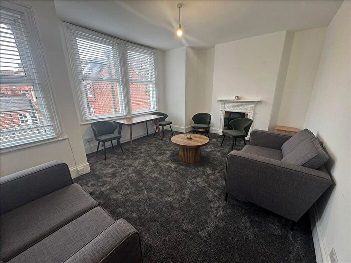 2 Bedroom Flat To Rent In Larch Road, London, NW2