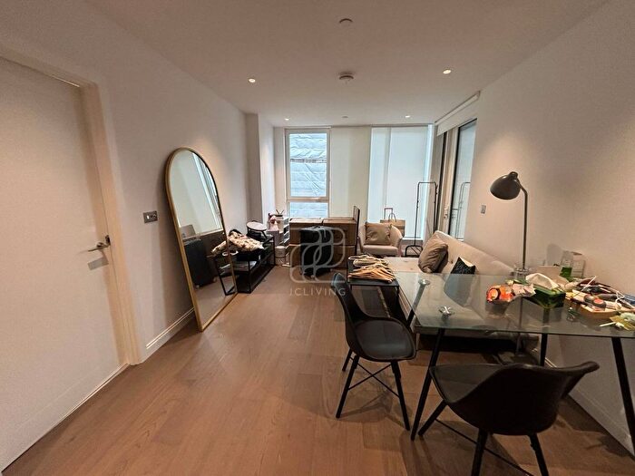 2 Bedroom Flat To Rent In Gasholder Place, London, SE11