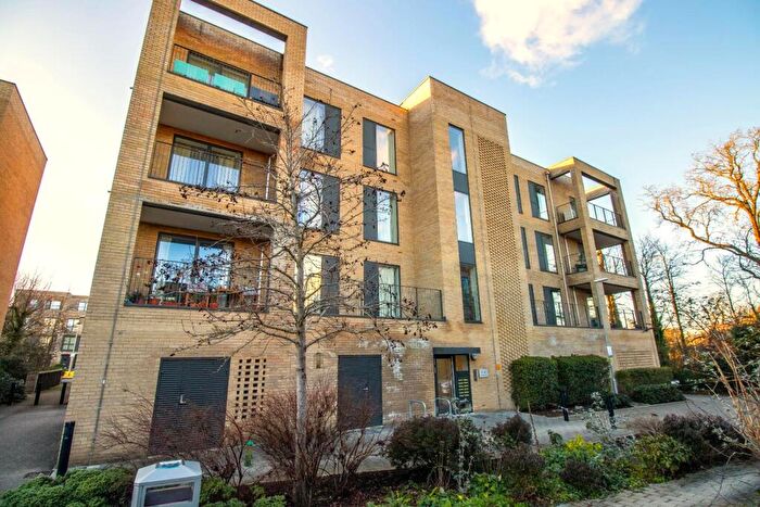 2 Bedroom Apartment To Rent In Seekings Close, Trumpington, Cambridge, CB2