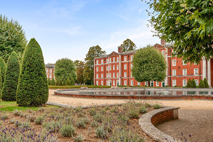 2 Bedroom Flat For Sale In Peninsula Square, Winchester, SO23