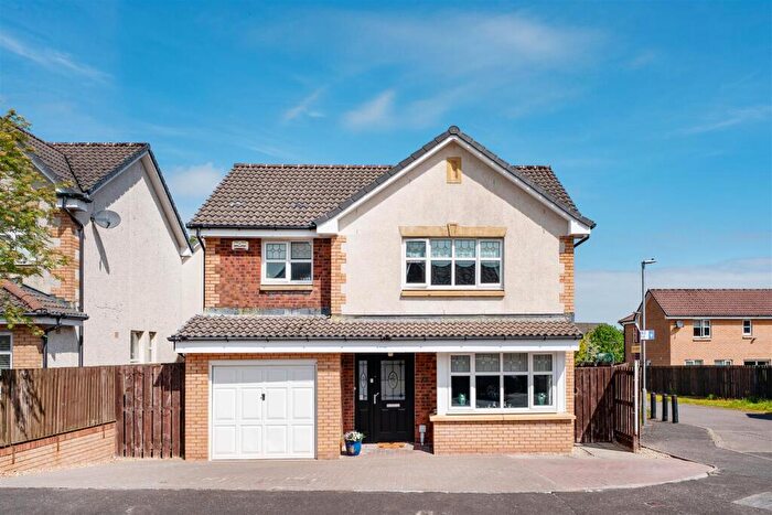 4 Bedroom Detached House For Sale In Toftcombs Crescent, Stonehouse, Larkhall, ML9