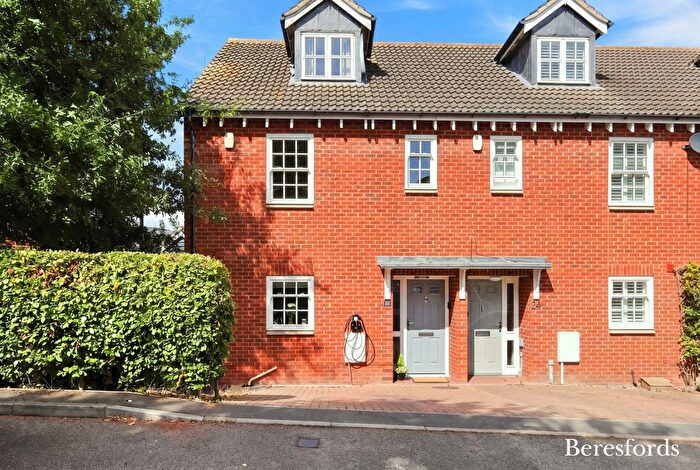 3 Bedroom End Of Terrace House For Sale In Prower Close, Billericay, CM11