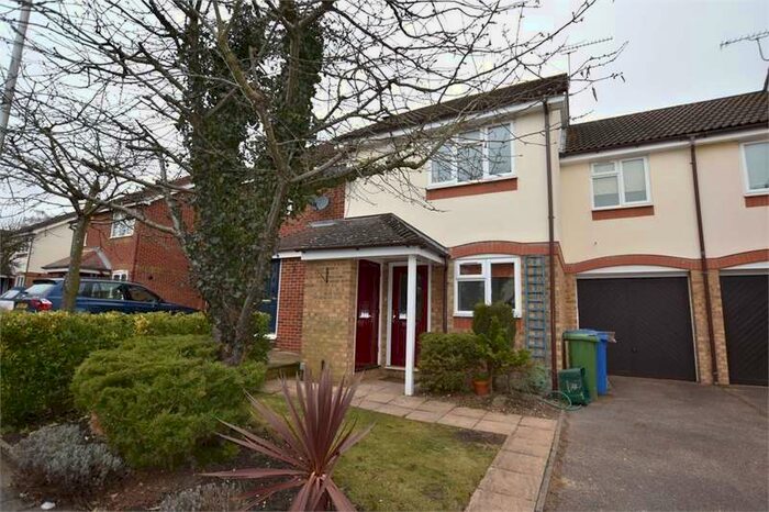 3 Bedroom Semi-Detached House To Rent In Milward Gardens, Binfield, RG12