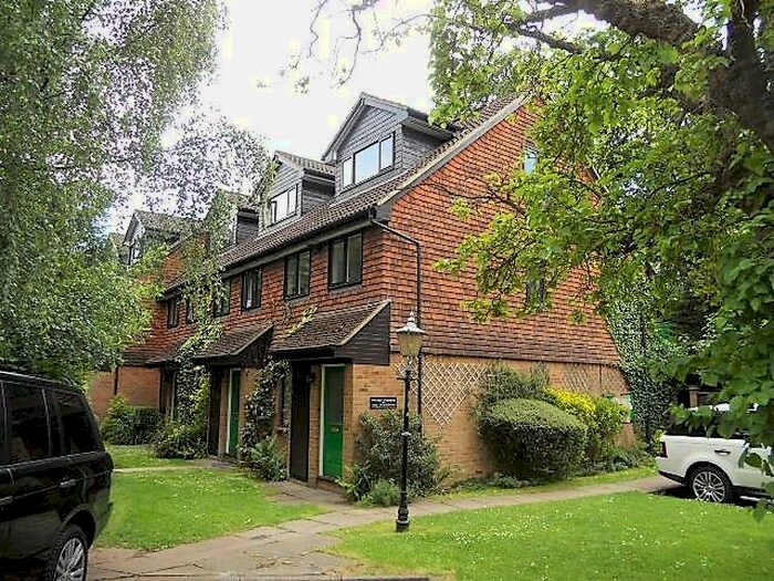 1 Bedroom Flat To Rent In Coniston Lodge, Nas Wood, Watford, WD17