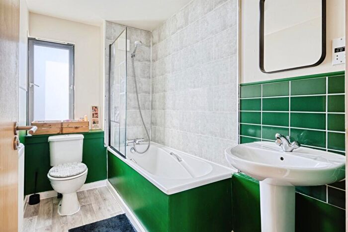 1 Bedroom Flat For Sale In Oakshaw Street East, Paisley, PA1