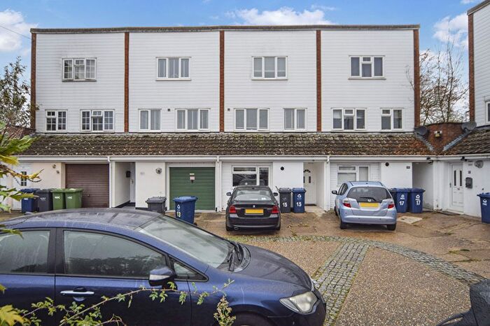 3 Bedroom Terraced House For Sale In Nene Road, Huntingdon, PE29