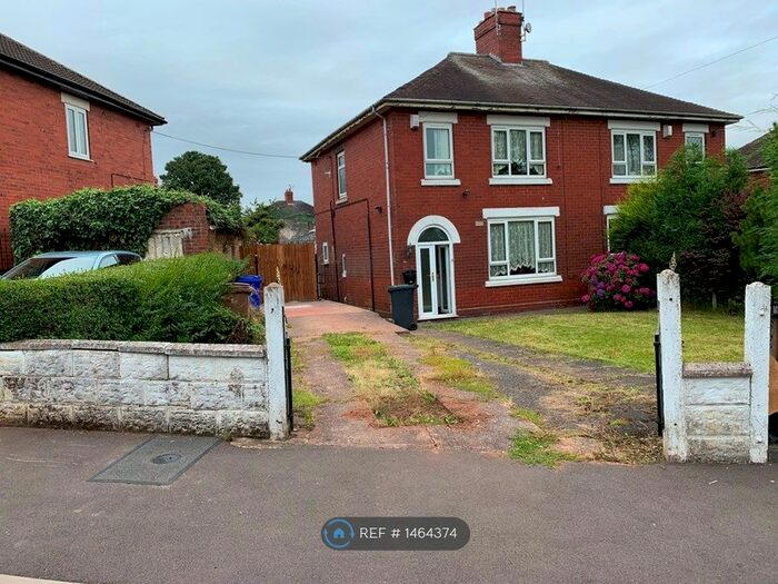 3 Bedroom Semi-Detached House To Rent In Sherwood Road, Stoke-On-Trent, ST3