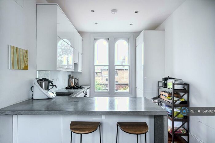 2 Bedroom Maisonette To Rent In Cleveland Road, London, N1