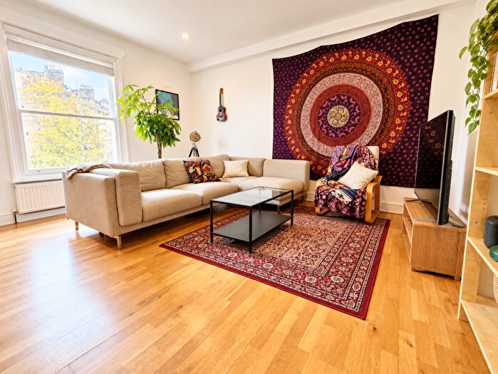 2 Bedroom Flat To Rent In Brecknock Road, Holloway, N19