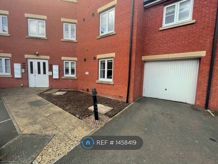 2 Bedroom Flat To Rent In Primmers Place, Westbury, BA13