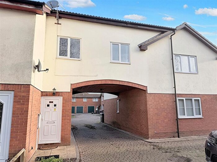 2 Bedroom Property To Rent In Sheppards Close, Newport Pagnell, MK16