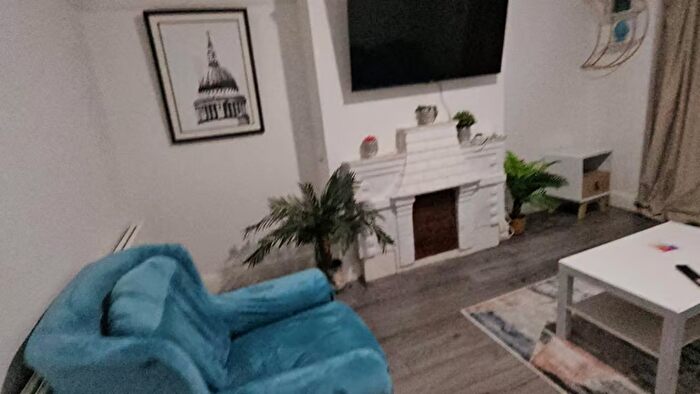 5 Bedroom Terraced House To Rent In Addiscombe Road, Croydon, Surrey, CR0