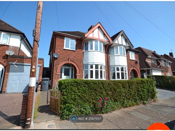 3 Bedroom Semi-Detached House To Rent In Bramcote Road, Leicester, LE3