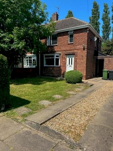 2 Bedroom Property To Rent In Broadway, Grimsby, DN34