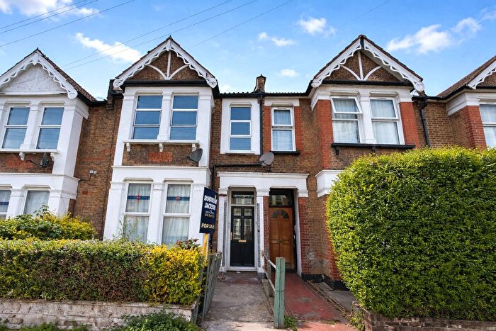 2 Bedroom Flat For Sale In Laleham Road, London, SE6