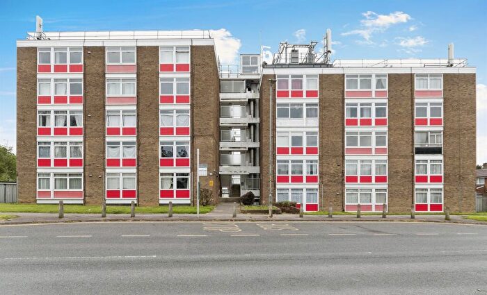 1 Bedroom Flat For Sale In Shephall Way, Stevenage, SG2