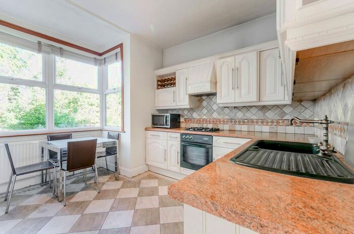 2 Bedroom Flat To Rent In Ethelbert Road, Raynes Park, London, SW20