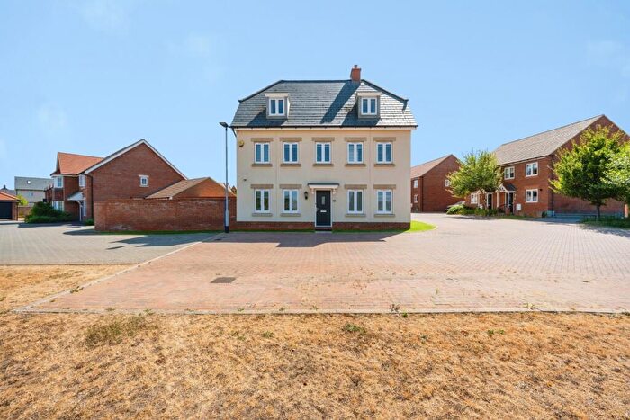 6 Bedroom Detached House For Sale In Perch Mews, Biddenham, Bedford, Bedfordshire, MK40
