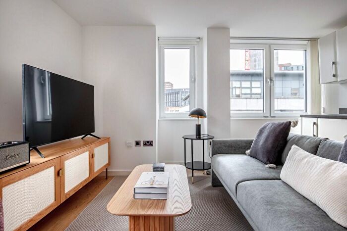 2 Bedroom Apartment To Rent In Britannia Walk, London, N1