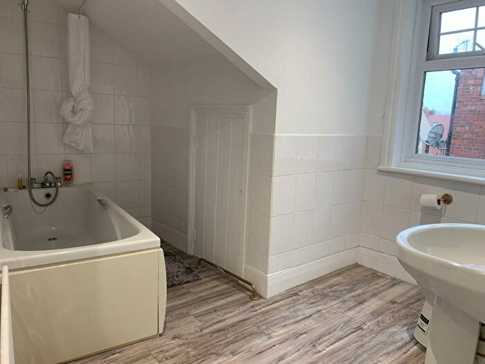 1 Bedroom Flat To Rent In Victoria Terrace, Whitley Bay, NE26