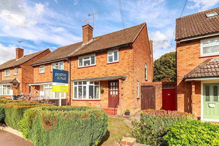 3 Bedroom Semi-Detached House For Sale In Gable Close, Abbots Langley, WD5