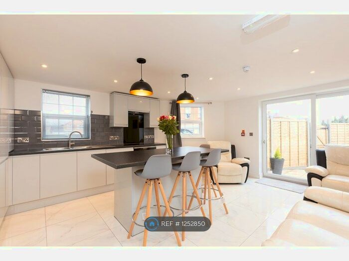 5 Bedroom End Of Terrace House To Rent In Hobhouse Close, Bristol BS9