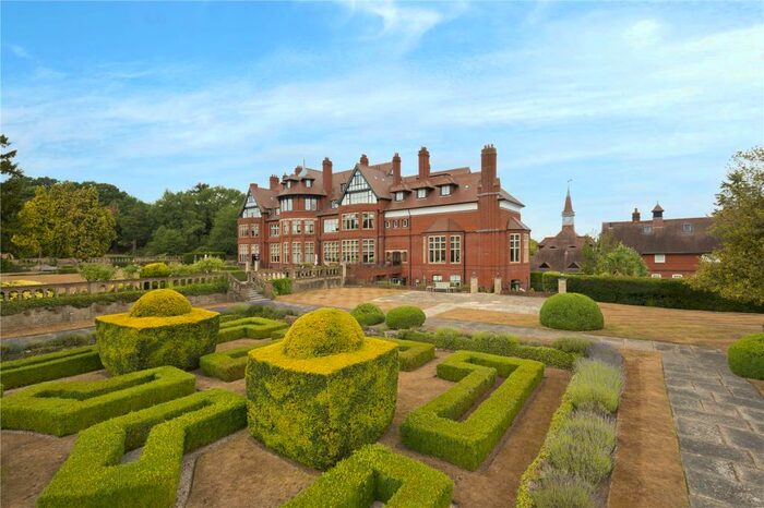 2 Bedroom Apartment For Sale In Hatchford Manor, Ockham Lane, Cobham, KT11