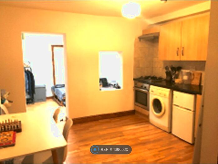 1 Bedroom Flat To Rent In Hackney Road, London, E2
