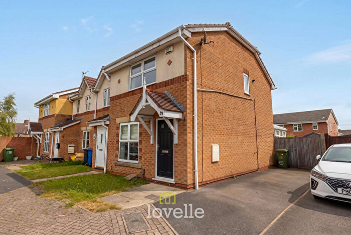 3 Bedroom Semi Detached House For Sale In Buckingham Grove, Grimsby, DN33