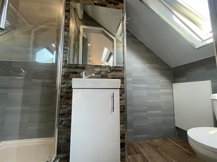 1 Bedroom Flat To Rent In Woodlands Avenue, Stanningley, Pudsey, LS28
