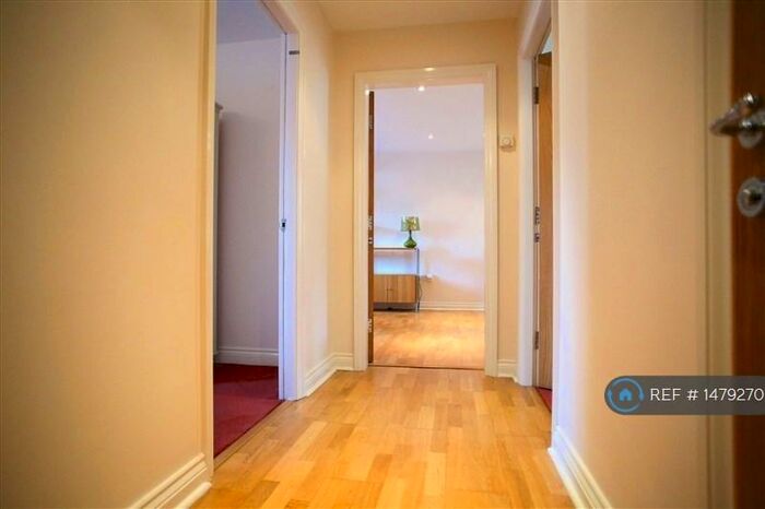 2 Bedroom Flat To Rent In Minton Court, Bolton, BL3