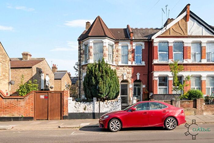 4 Bedroom End Of Terrace House For Sale In Radley Road, Tottenham, N17
