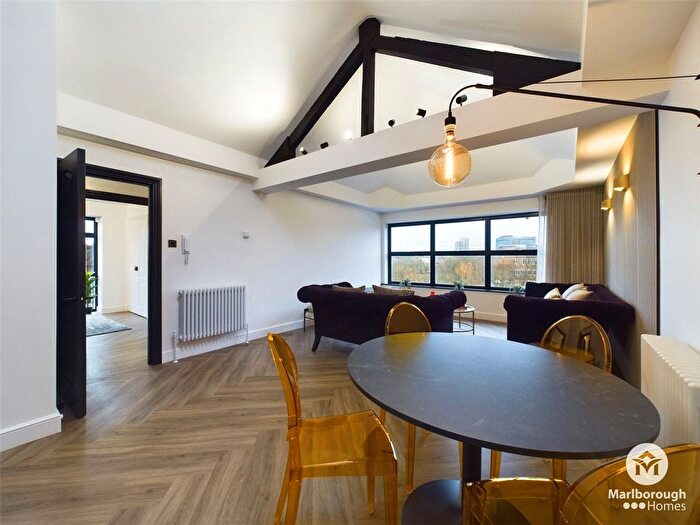 2 Bedroom Property To Rent In Bethnal Green Road, Bethnal Green, London, E2