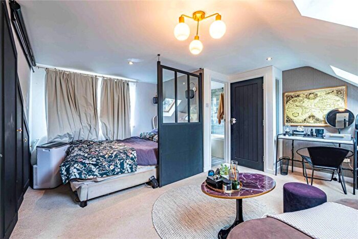 3 Bedroom Terraced House For Sale In Spring Lane, Warners End, Hemel Hempstead, Hertfordshire, HP1