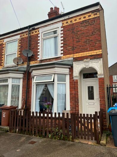 2 Bedroom End Of Terrace House To Rent In Wynburg Street, Hull, HU9