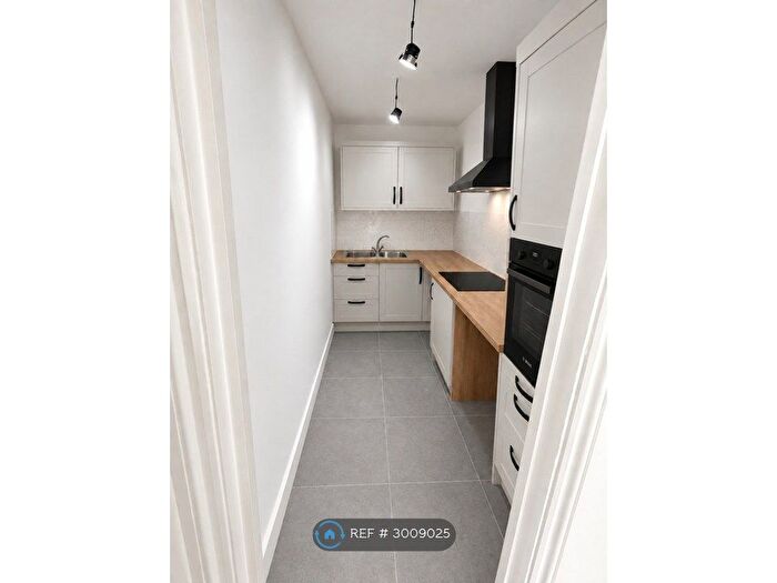 1 Bedroom Flat To Rent In Bristol Road Lower, Weston-Super-Mare, BS23