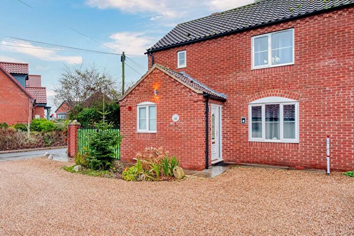 3 Bedroom Semi-detached House For Sale In Upper Staithe Road, Stalham, NR12