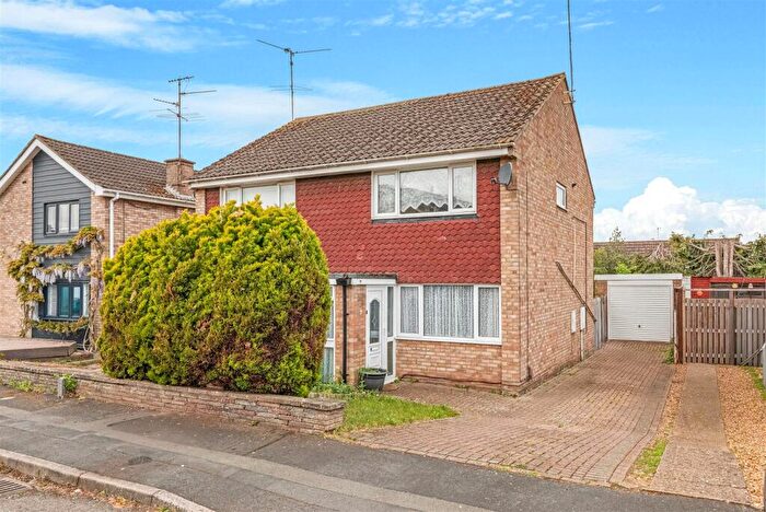 2 Bedroom Semi-Detached House For Sale In Douglas Court, Kettering, NN15