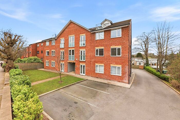 2 Bedroom Flat For Sale In Mansion View, Leeds, LS7