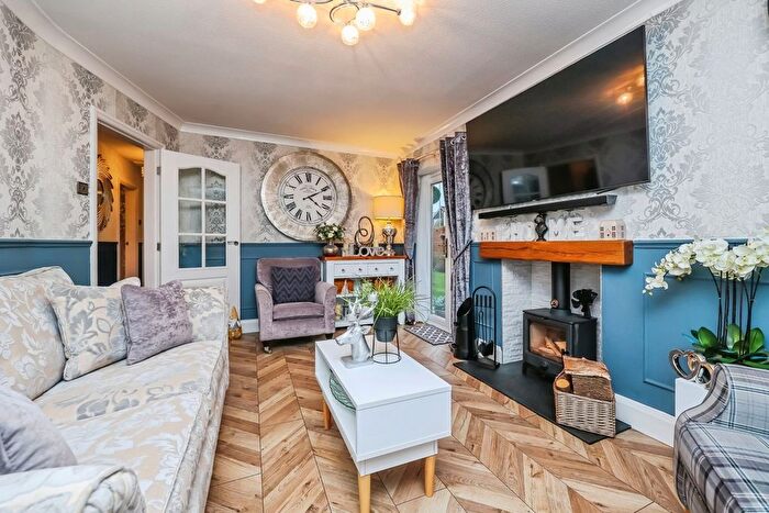 3 Bedroom Bungalow For Sale In Chatsworth Drive, Mansfield, Nottinghamshire, NG18