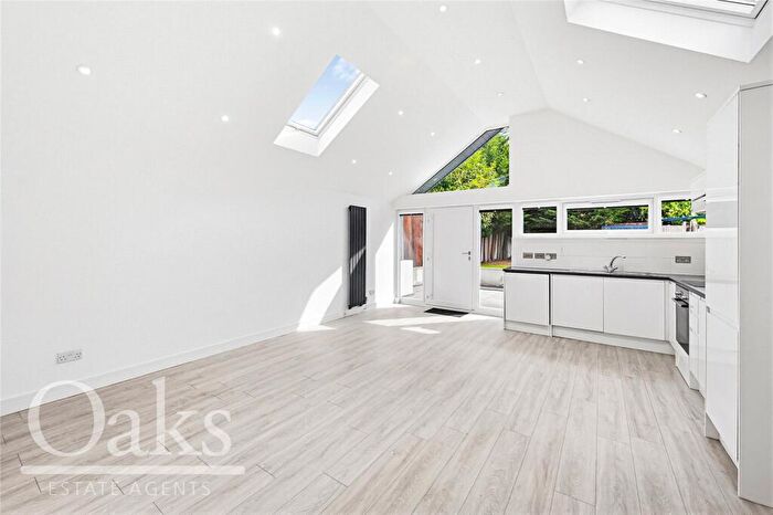 2 Bedroom Bungalow For Sale In Morland Road, Addiscombe, CR0