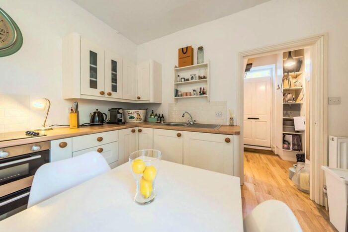 1 Bedroom Flat To Rent In West Hill, Wandsworth, London, SW15