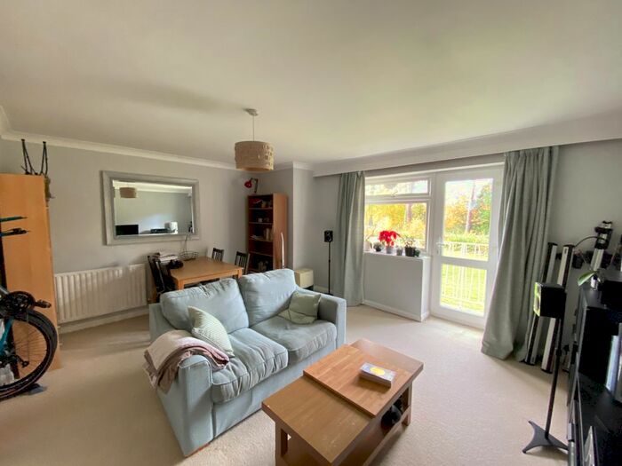 2 Bedroom Flat To Rent In Elleray Court, Ash Vale, GU12