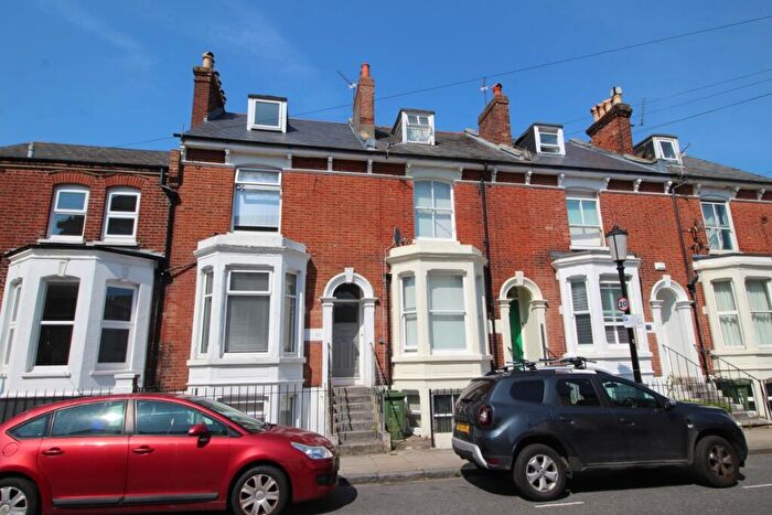 1 Bedroom Flat To Rent In Brougham Road, Southsea, Hampshire, PO5