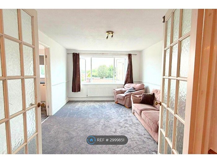 1 Bedroom Flat To Rent In Coleridge Way, Orpington, BR6