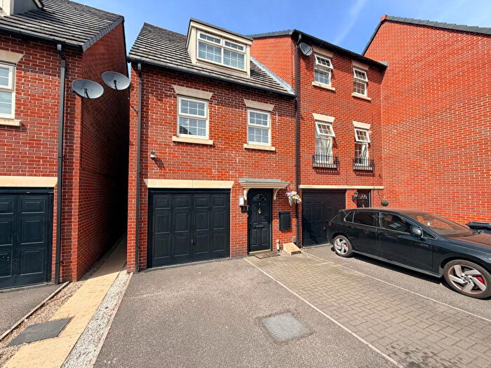 4 Bedroom Town House For Sale In Little Stubbing, Wombwell, Barnsley, S73
